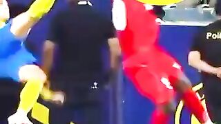 Ronaldo-VS-Referees-????