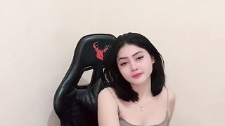 follow me????????????
