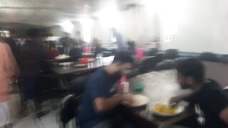 আয়না-ঘরে সকালের নাস্তা