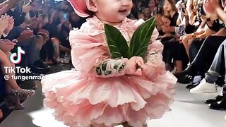 Pushpa jhukane sala  fashion show