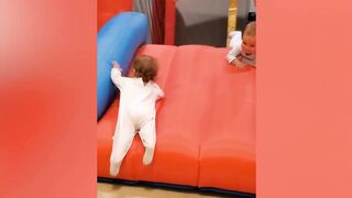Twin Babies Funniest Fails videos - Try Not to Laugh