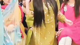 Pakistani viral girl dance