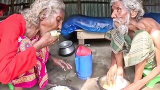 বুড়োর প্রতি বুড়ির ভালোবাসা