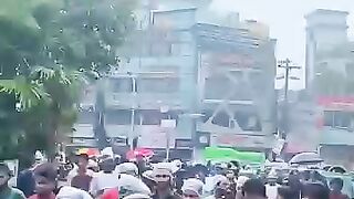 যত_বৃষ্টি_হোক_রাজপথ_ছাড়বো_না_