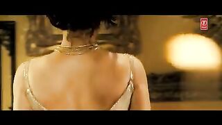 Character Dheela- song