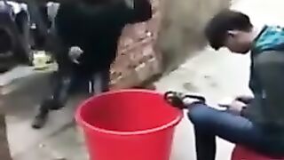 short funny videos⏩ FUNNY CHINESE PRANK ON FRIEND