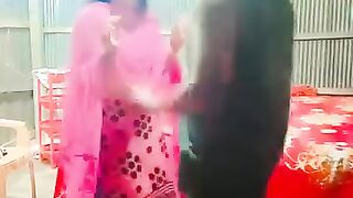 রোমান্টিক মুহুর্ত