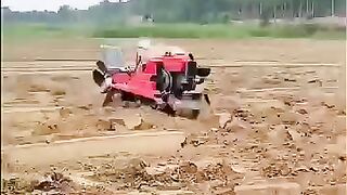 Remote_control_lawn_mower,_lawn_mower,_orchard_weeding,_weed_removal,_weed_removal_tool_বই চোষা অটো মেশিনে দ