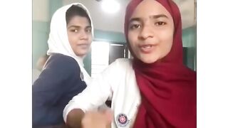 Manwa Laage Cover | SRK | Deepika Padukone | Arijit Singh | Shreya Ghoshal | Henna X Stereo India
