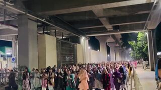গভীর রাতে উত্তাল ঢাকা বিশ্ববিদ্যালয়।