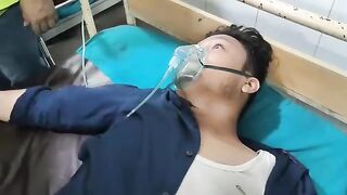 হোলমেট বাহিনীর তান্ডবে রণক্ষেত্র ঢাকা বিশ্ববিদ্যালয়!