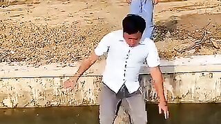 NEW_funny_video_????????_2023_TikTok_china,#funny_#tiktok_#viralshorts_#shorts(360p).