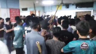 ছাত্রলীগের সন্ত্রাসীদের হাতে জিম্মি গোটা রাষ্ট্র! 2