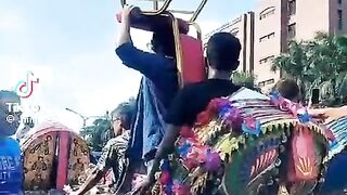 শেখ হাসিনার বাসার জিনিসপত্র
