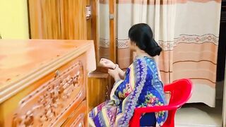 What a beautiful long long hair the girl has looks very nice