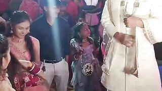 বিয়ে আনুষ্ঠান বর শালিকার হাতে। bor &bou