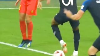 Mbappe Skills????????#Football #Skills #Mbappe 4