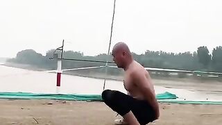 healingtouch_#kungfu_#boxingmusic_#balancepractice_#balance_#搞笑_#trickingcombo_#funny(480p).