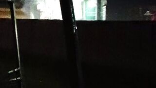 এই বৃষ্টিতে গাড়িতে চোখ কান খোলা রাখুন।