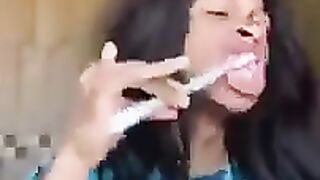 (HOW WOMEN BRUSH THEIR THEEITH AND HOW I BRUSH MY THEEITH
