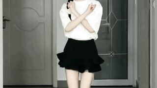 Beautiful Chinese Girl Dance!!!