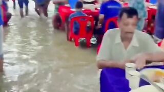 বন্না হইলে ও মানুষ মেজবানি খাওয়া মিচ করেনা
