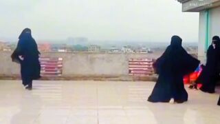 আমাদের পাগলামি বিডিও দেখুন