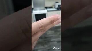 This is How You Can Make Your Fingers Vibrate Really Fast TikTok： bloke.mad