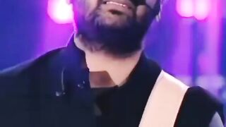 Kisi n kisi ko bnaya her kisi ke liye ..Follow @arjitsinghfanclub53 ..Fan Page @arijitsingh.