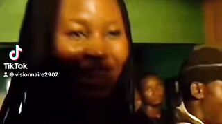Dada qui danse coller la petite