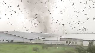 Moment Tornado Di Jawa Barat