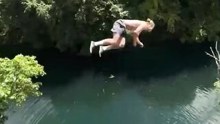 What a brave man!????