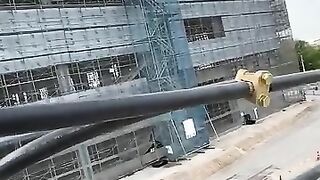 দেখুন কিভাবে হায় ভোল্টেজ তার লাগানো হয়