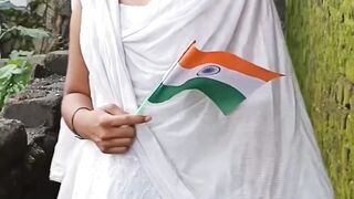 Hlw friends. White dress