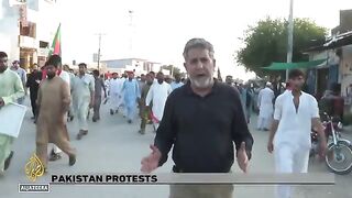 Thousands of Pakistan's imprisoned ex-PM Imran Khan's supporters rally demanding his release