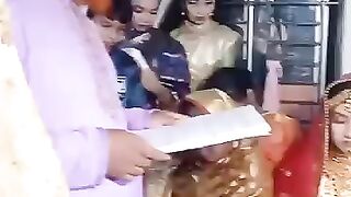 বিয়ার বাড়িতে অবাক কান্ড জানতে চাইলে বাংলাদেশ থেকে