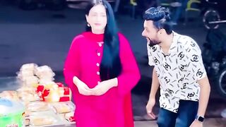 Chahiye Kya Aurat ko_???? kisi hal main khush nahi aurat???? Salman Noman❤️ #shorts #summervibes.