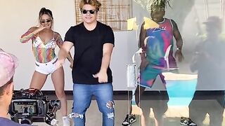RECORD A MUSIC VIDEO - FELIPE BENNETT