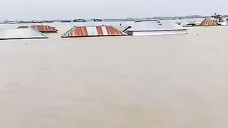 ভারত তিস্তা বাধ এবং ডাম্বুর ড্যাম বাধ ছেড়ে দিয়েছে