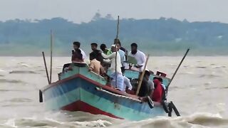 নৌকার মাঝির সাহস আছে
