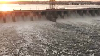 ভারতকে টেক্কা দিয়ে ফারাক্কা বাঁধ নির্মাণ করলে