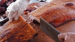 Sold out 4 Roasted Pigs in 1 hours！Crispy Roasted Pork Master