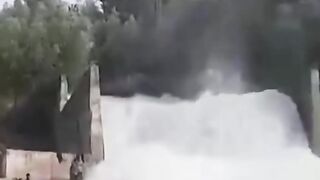 হে আল্লাহ কি হচ্ছে এসব