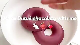 Buat coklat Dubai bersamaku #asmr #food #asmrfood #chocolate #dubaichocolate #shorts #foodie