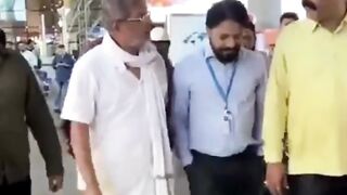 Nana Patekar Spotted At Airport #nanapatekar #short #shorts #trending #viral #bollywood #viralshorts