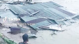 বন্যার ভয়ংকর রূপ