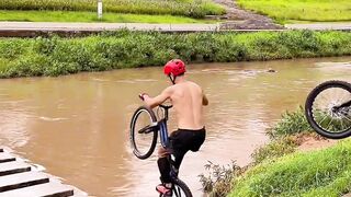 Funny fun cycleing