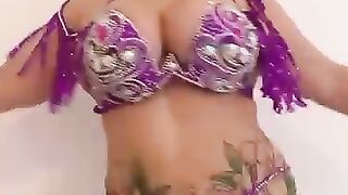Pretty  Belly Dance