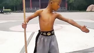 Shaolin_Yin_Shou_Gun_阴手棍(480p).