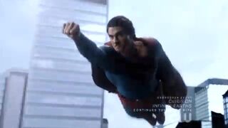 Crisis on Infinite Earths Crossover - Superman vs Superman
